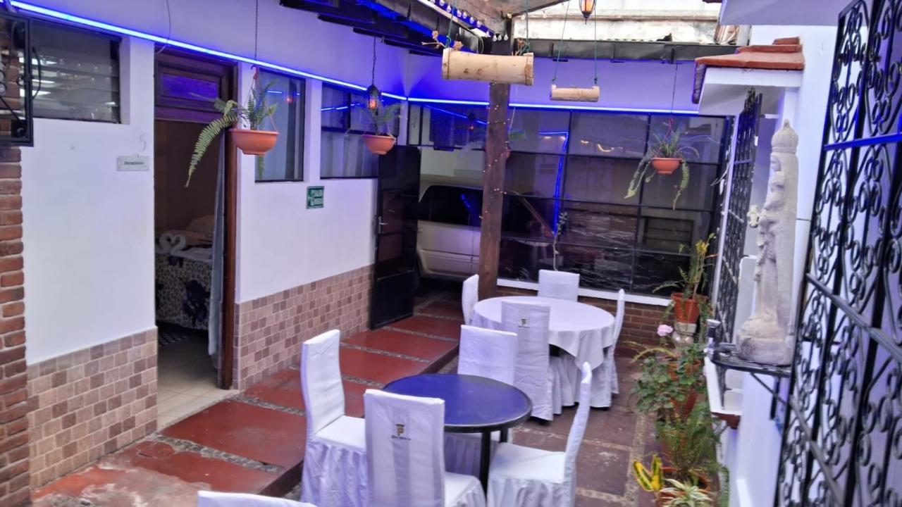 Hotel Kamelot Parque Central Quetzaltenango Eksteriør bilde