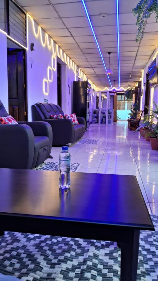 Hotel Kamelot Parque Central Quetzaltenango Eksteriør bilde