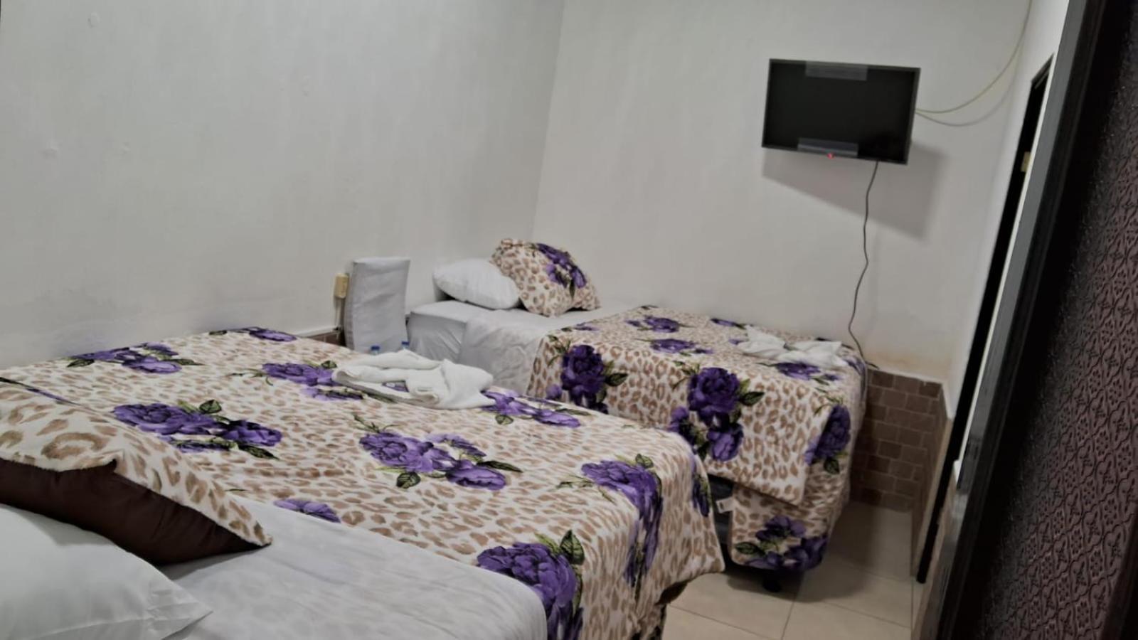 Hotel Kamelot Parque Central Quetzaltenango Eksteriør bilde