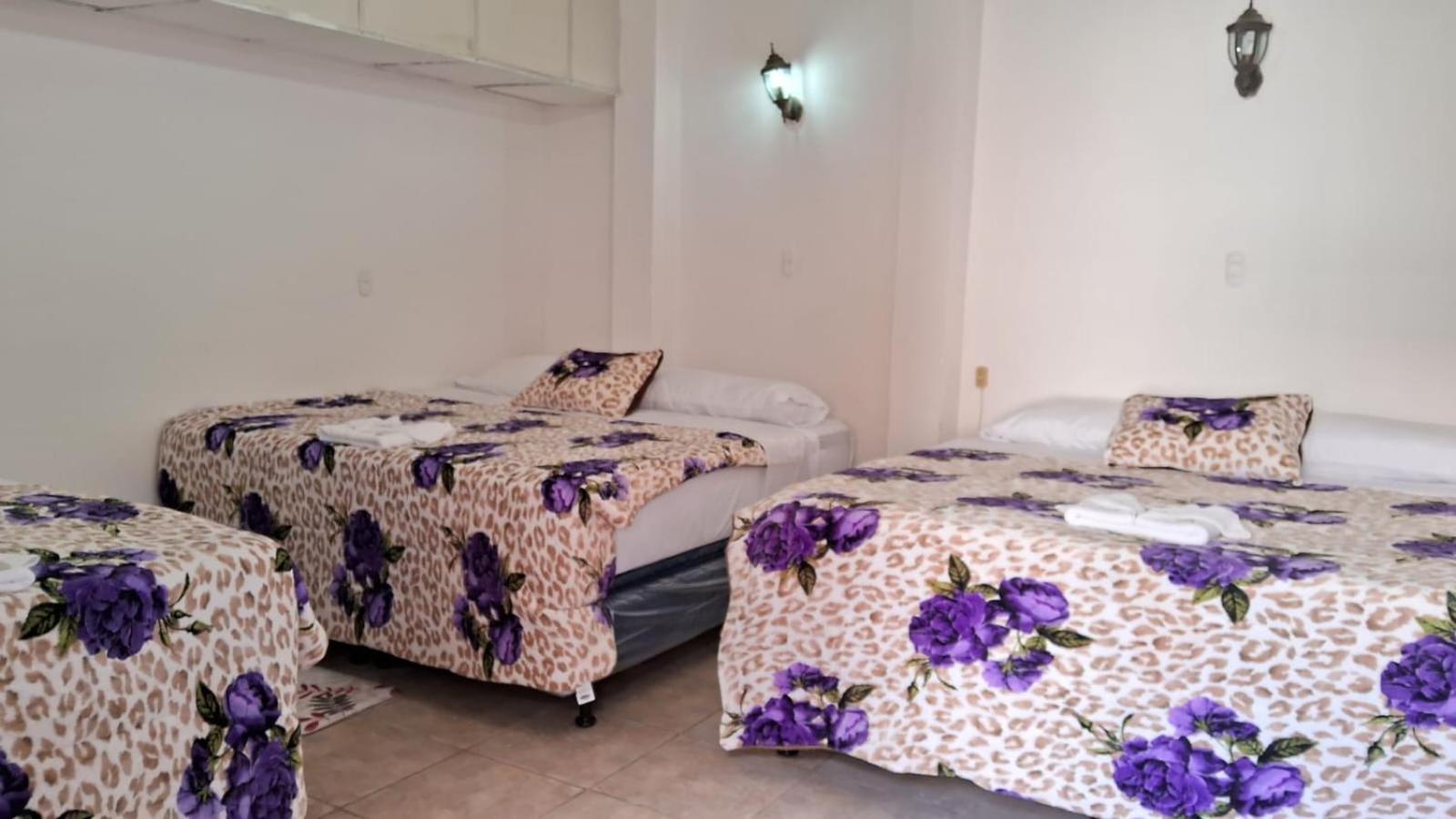 Hotel Kamelot Parque Central Quetzaltenango Eksteriør bilde