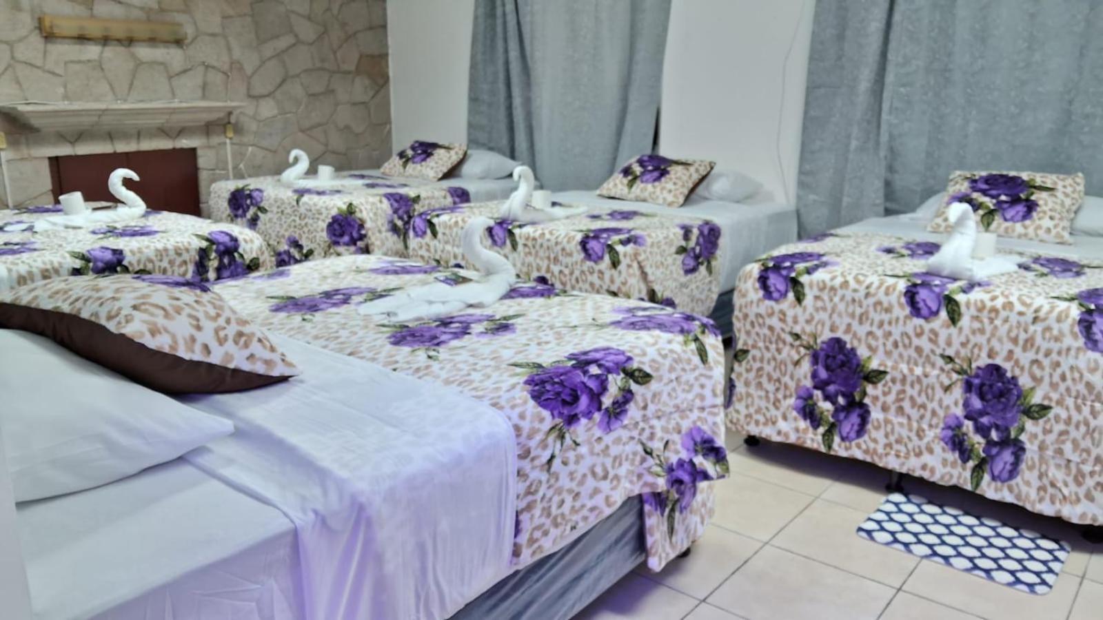 Hotel Kamelot Parque Central Quetzaltenango Eksteriør bilde